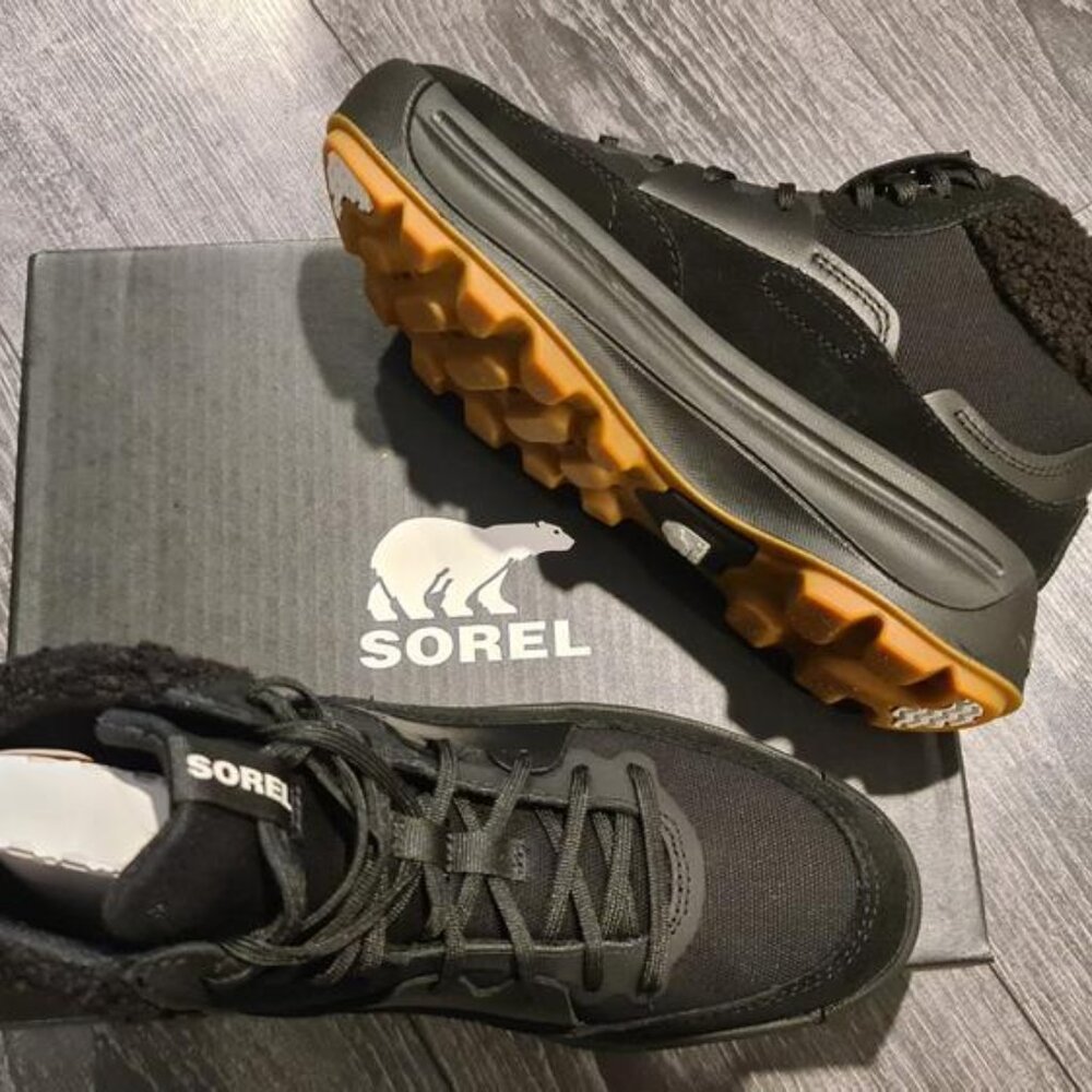 Sorel Ona 503 Mid Cozy boots in black.